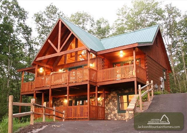 SMOKY TOP LODGE, Black Bear Falls, 4 bedroom
