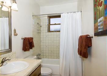  House rental - Interior Photo - Bathroom