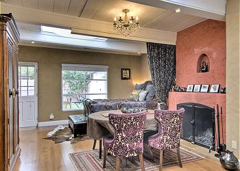 Sitting area and bed