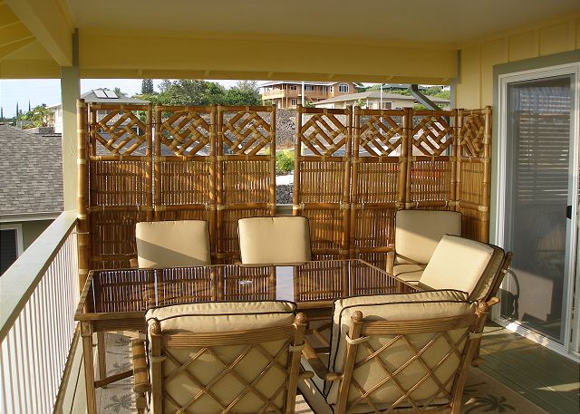 Upstairs lanai with a nice ocean view