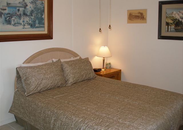 Bedroom with a queen bed