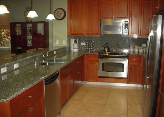 For convenience, the kitchen includes a rice cooker, deep fryer,