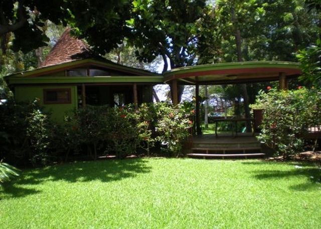 Ohana & Gazebo with a large grassy yard.