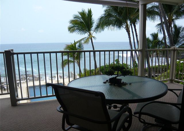 Lanai with a fantastic ocean view!