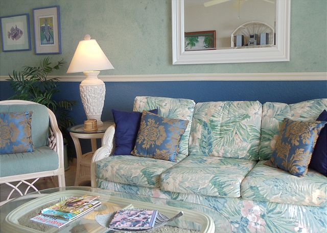 Living room with a queen sleeper sofa.