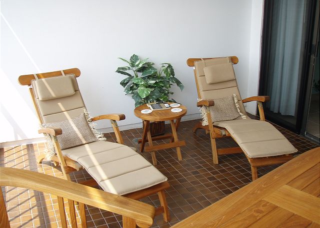 This lanai is a great place to relax and enjoy some down time.