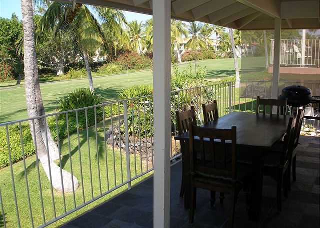 Large lanai with stone slate on the 16th tee-off. Beautiful suns