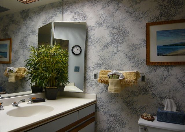 Bathroom with a shower/tub combination.
