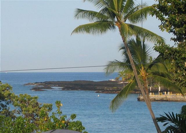 The Kailua Kona pier is just a short walk from the condo.
