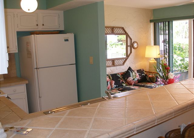 Nice bar area in the kitchen