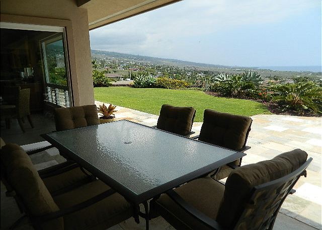 Lanai Dining