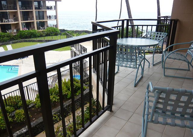 Lanai area off the living room.