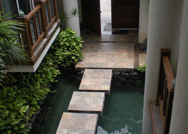 Entry into courtyard