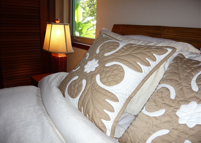 Downstairs bedroom with a queen bed & adjoining bath.