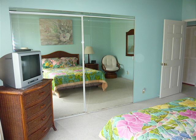 Another master suite.