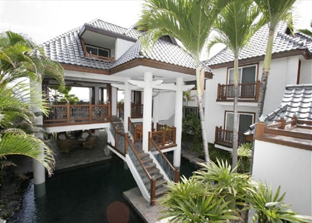 Entrance to this ocean front home.