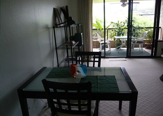 Dining out to the lanai.
