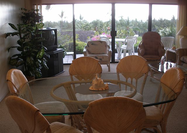 Dining/Living/Lanai