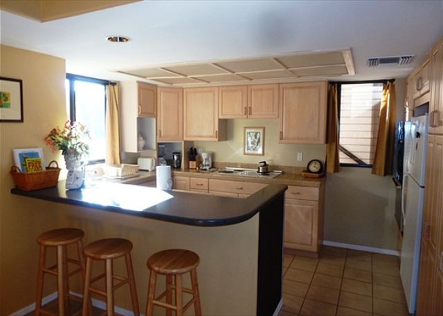 Kitchen and breakfast bar