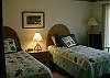 2nd bedroom with two twin beds