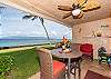 Relax listening to the wave on your private lanai, ceiling fan helps you stay cool!