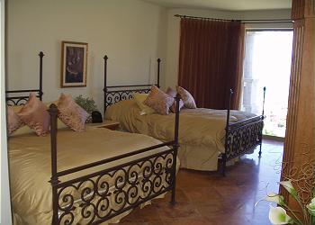The first suite in Casa Los Angelitos with ocean view.