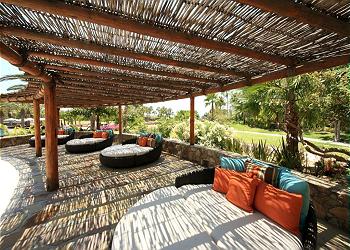 Pool Lounge