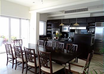 Kitchen & Dining Area