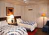 Additional bedroom with two twin beds