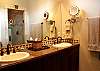 Dual sinks in the bath