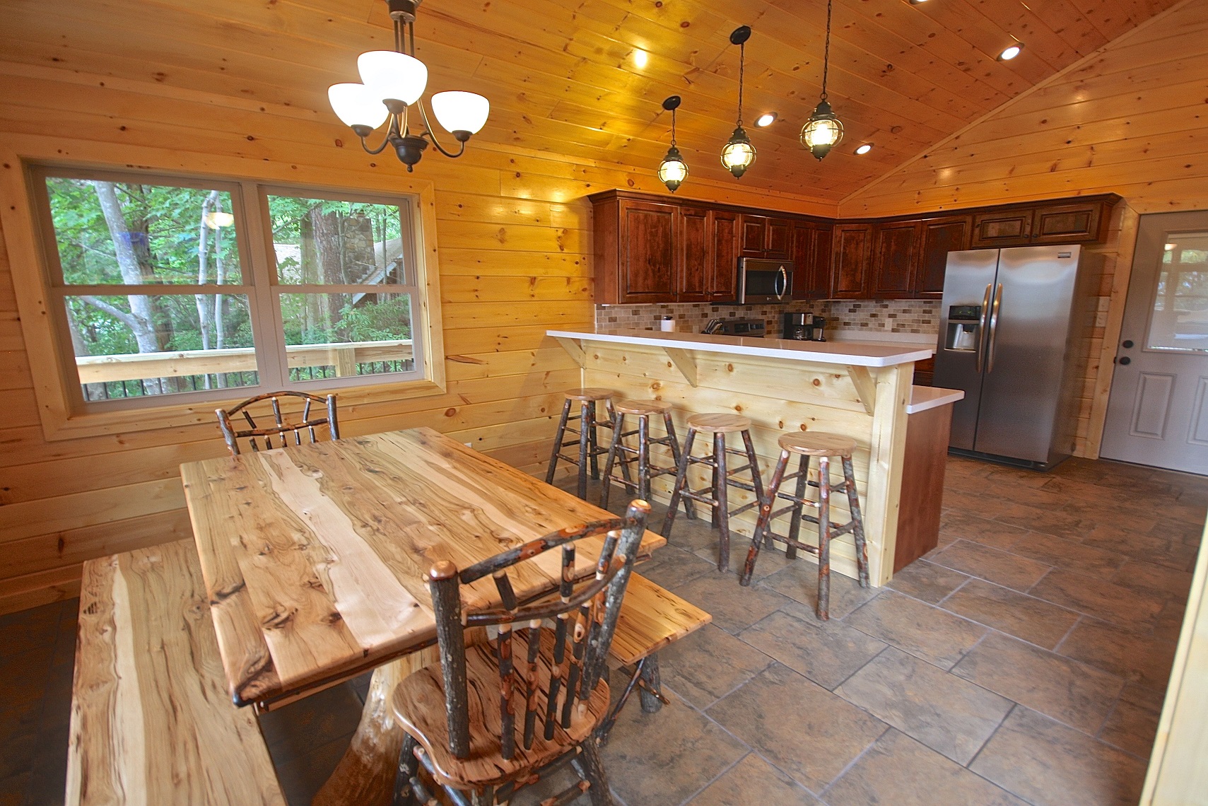 Mountain Hideaway A Bedroom Cabin In Gatlinburg Tennessee