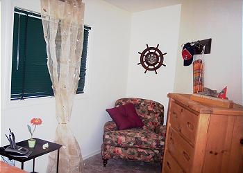 Twin Room Reading Area