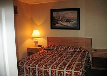 Bedroom 2 with Queen Bed