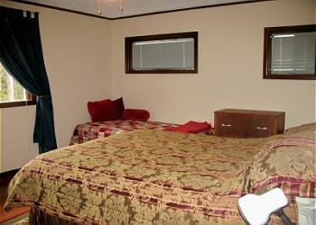 Main Level Bedroom with Queen and Twin Beds