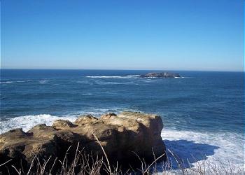 Walk to Devils Punch Bowl State Park