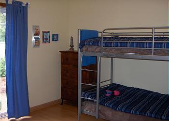 2 sets of twin bunks