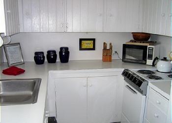 Quaint & Cozy Kitchen