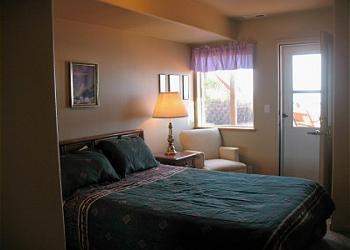 Guest Room with Queen