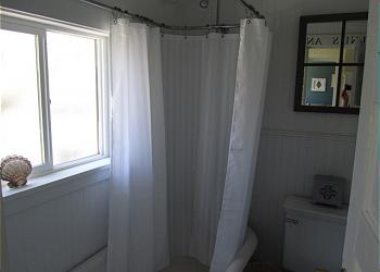 Hydrangea House Main Home Claw Foot Tub/Shower