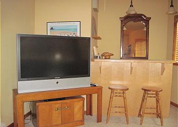 Downstairs bar & flat screen TV