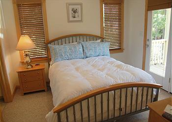 Queen Bedroom