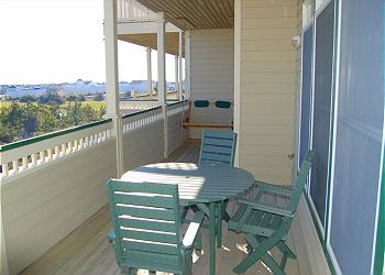 Wraparound Deck