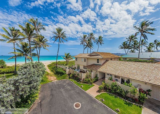 Located at the end of a private lane, Place in Paradise is beach front on beautiful Kailua Beach.