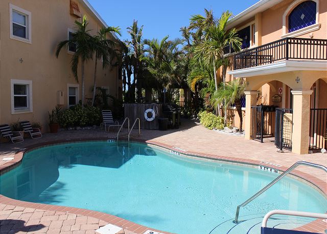 The Island Breeze at Coconut Villas of Dunedin The Island Breeze at Coconut Villas of Dunedin