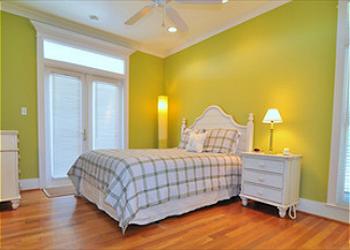 Queen Bedroom