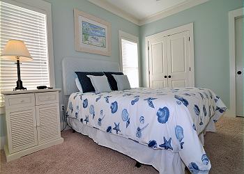 2nd Fl Queen Bedroom