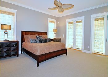 1st Floor King Bedroom