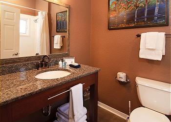 2 Queen Bedroom ptivate bath