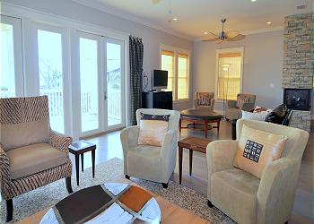 Living Room with sitting area