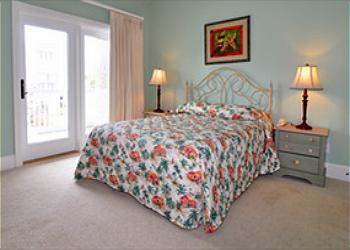 Queen Bedroom